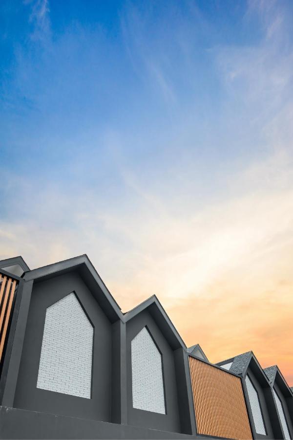 Nidhra นิทรา Apartment Ban Lat Krachaeng Exterior photo